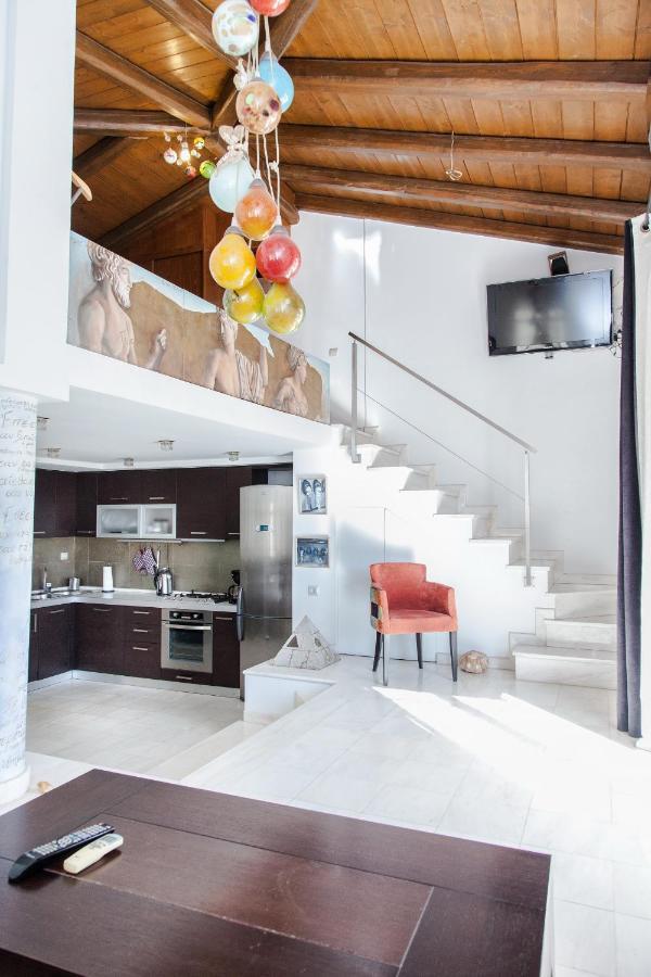 Unique Apt W/ Veranda Walking Distance To Sites Lejlighed Athen Eksteriør billede